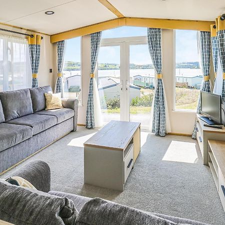 Waters Edge Leisure Park Hotel Cardigan Luaran gambar