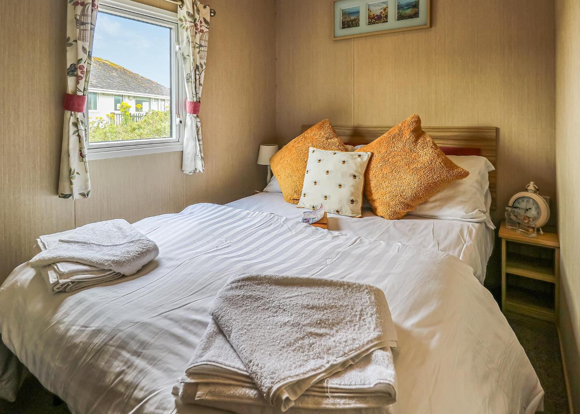 Waters Edge Leisure Park Hotel Cardigan Luaran gambar