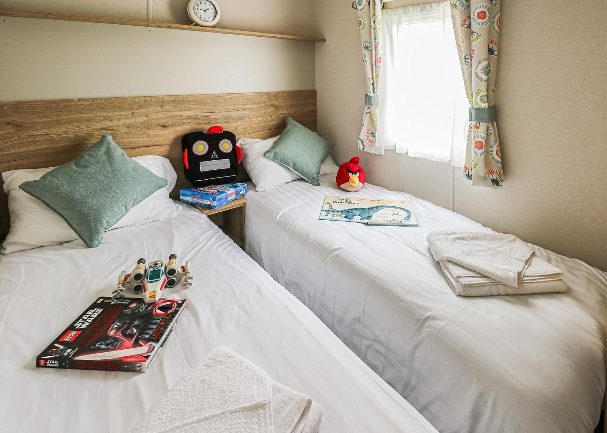 Waters Edge Leisure Park Hotel Cardigan Luaran gambar