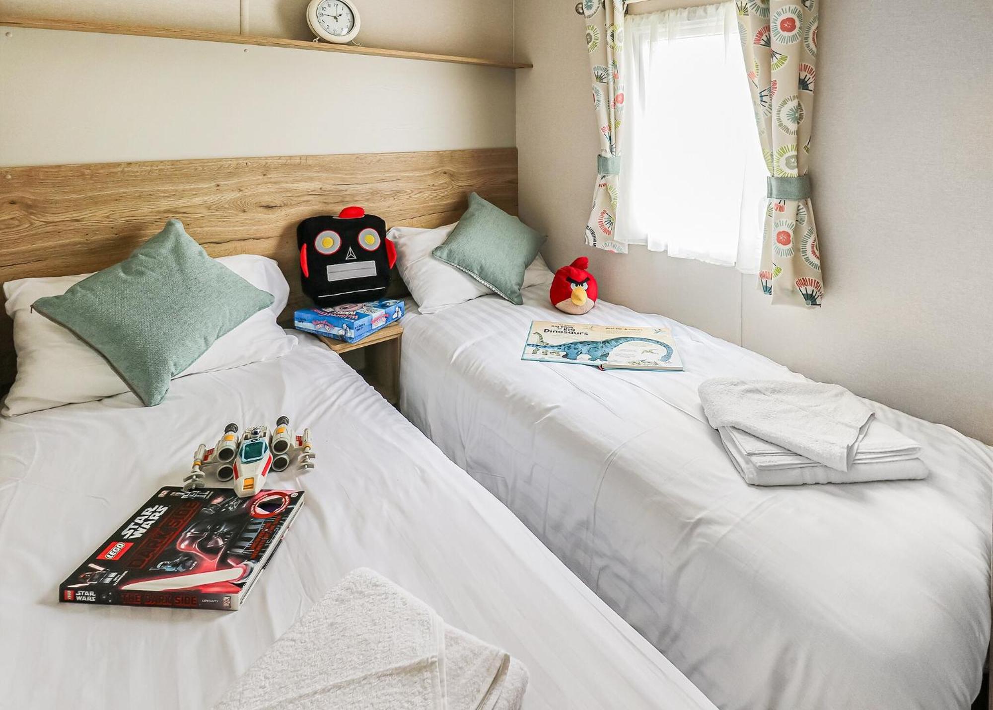 Waters Edge Leisure Park Hotel Cardigan Luaran gambar