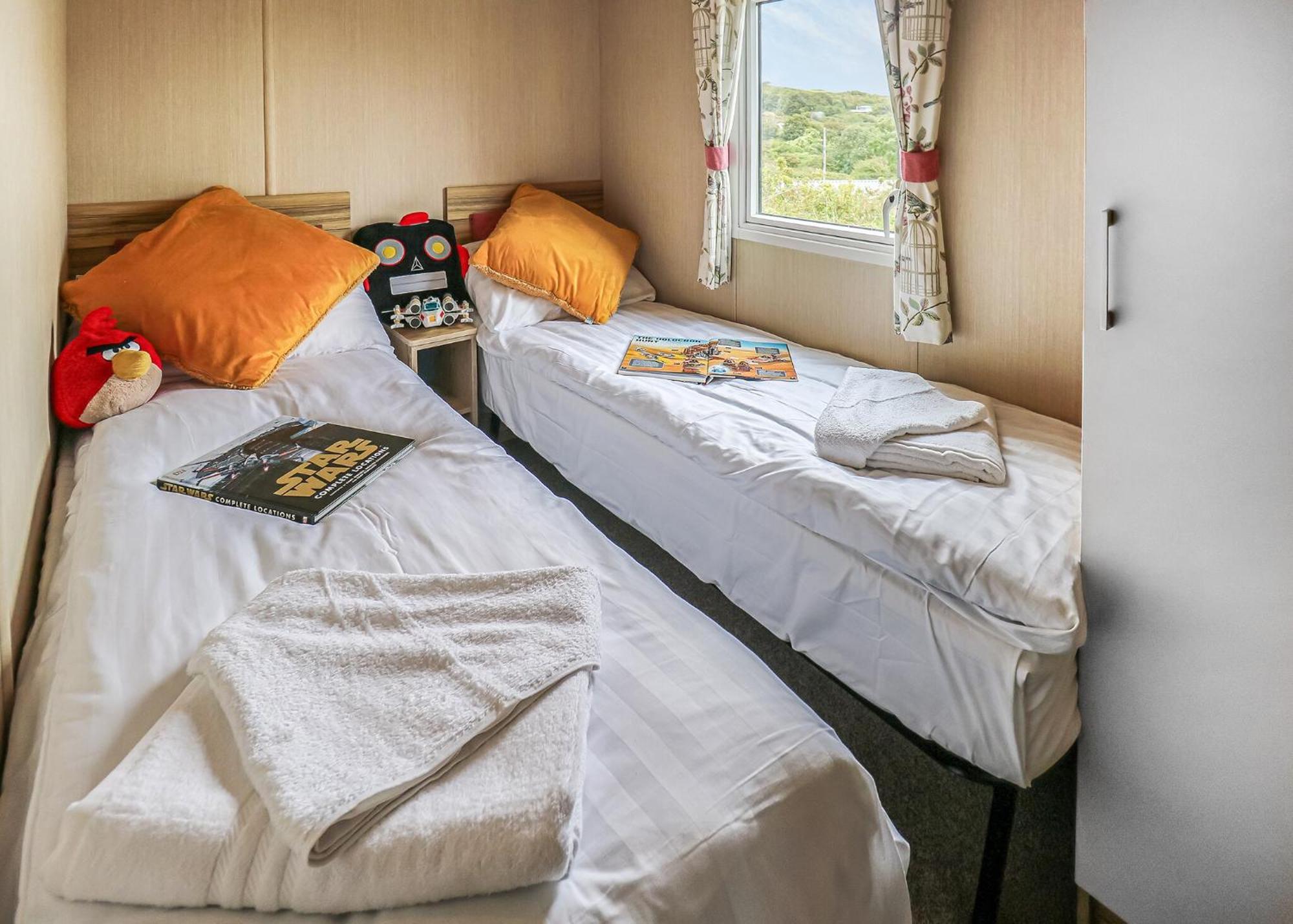 Waters Edge Leisure Park Hotel Cardigan Luaran gambar